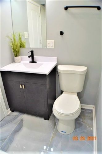 9918 Bensley Ave, Chicago IL 60617-6129 exterior