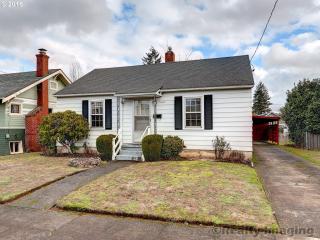 1214 72nd Ave, Portland, OR 97215-2901