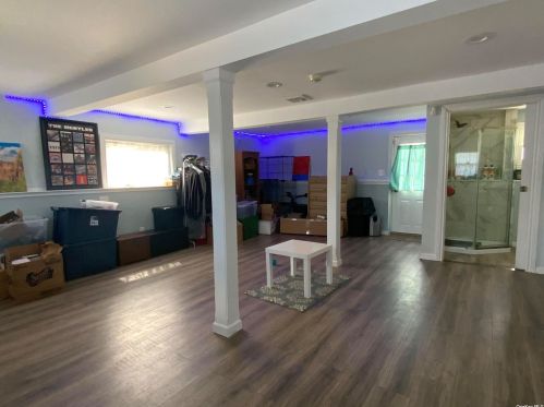 19 Gardenia Dr, Commack NY 11725-4109 exterior