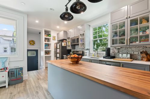 3379 Newhall St, Milwaukee WI 53211-3045 exterior