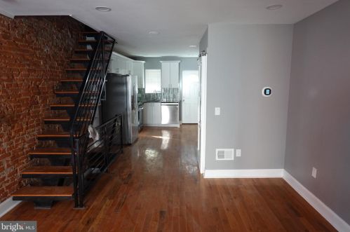 1525 Hicks St, Philadelphia PA  19146-4820 exterior