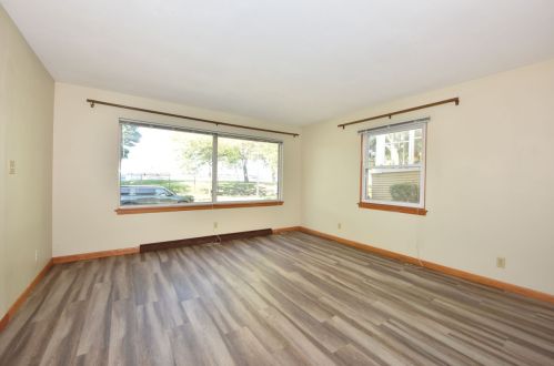 1236 77th St, Milwaukee, WI 53214-3041