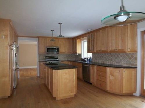 59 Blueberry Hill Rd, Springfield MA  01106-1662 exterior