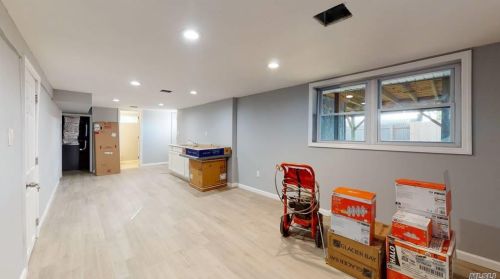 21 Deepdale Dr, Huntington Station NY 11746-4220 exterior