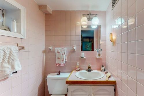 903 Beacon St, Boston MA  exterior