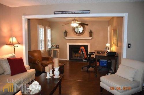 125 Lablanc Way, Atlanta GA  30327-1057 exterior