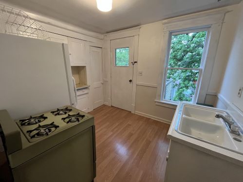 876 Courtney St, Grand Rapids MI 49504-3139 exterior