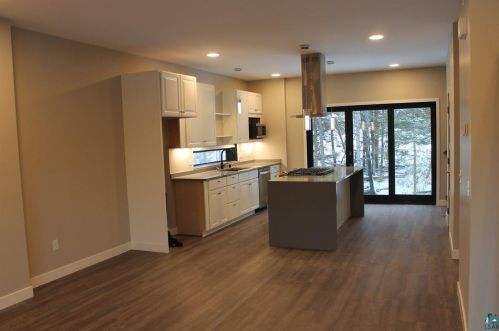 3631 London Rd, Duluth MN 55812-2125 exterior