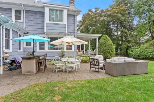 197 Newtown Ave, Norwalk CT 06851-2326 exterior