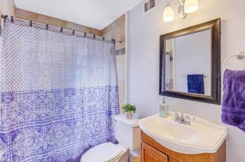 852 96 Ave, Naples FL 34108-2460 exterior