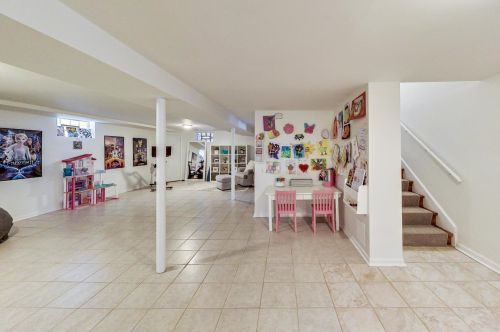 6098 Caldwell Ave, Chicago IL 60646-4111 exterior