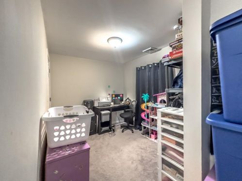 68 Mowry St, Providence RI 02908-2532 exterior