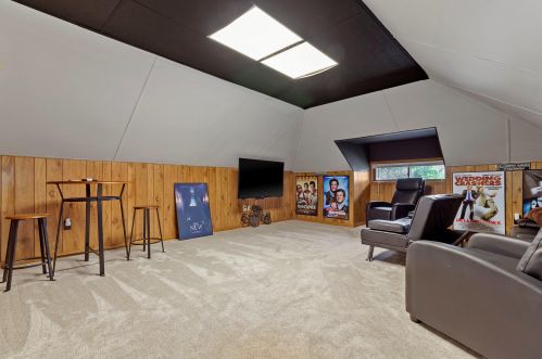 1015 76, Milwaukee WI 53214-3031 exterior