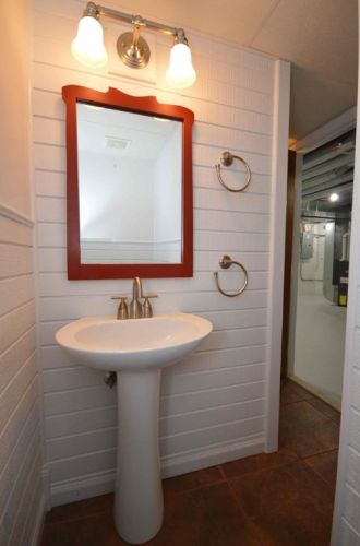 16 Lehigh Ave, Pittsburgh PA 15229-1556 exterior