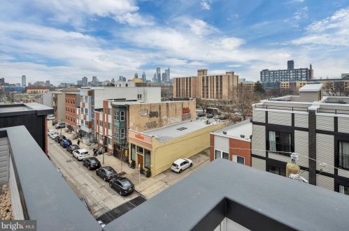 950 6th St, Philadelphia PA 19123-0040 exterior