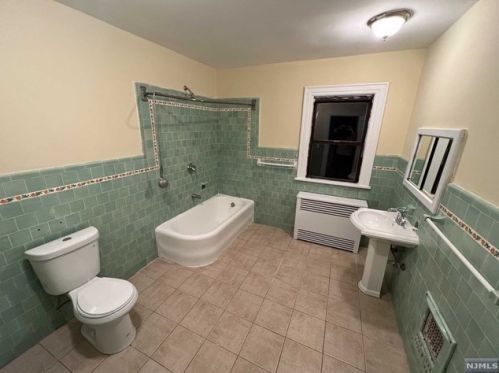 404 38th St, Paterson NJ 07504-1413 exterior