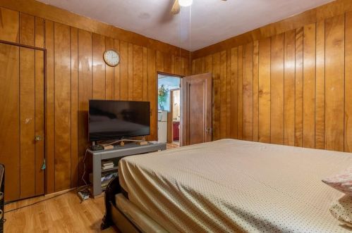 402 Cumberland Hill Rd, Woonsocket RI 02895-4820 exterior