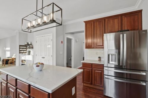 24 Dorset Dr, Hackettstown NJ  07840-5010 exterior