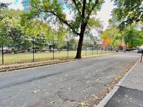 135 Pleasant St, Brookline MA  02446-7142 exterior