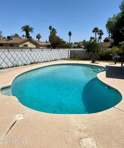 9649 42nd Ave, Phoenix AZ  85051-1082 exterior