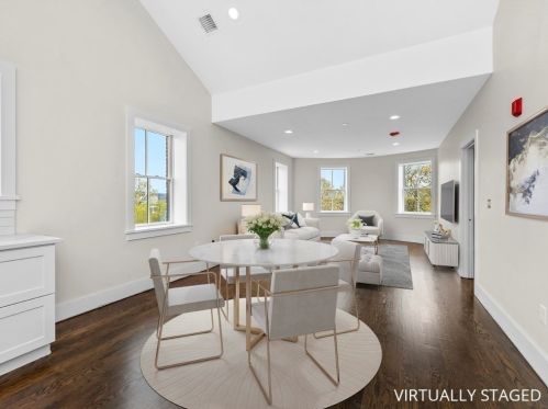 8 Monument Sq, Boston MA  02129-3446 exterior