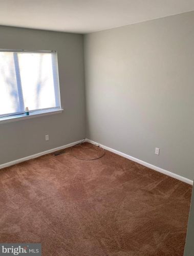 27 Erbitea Ln, New Castle DE 19720-4655 exterior