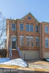 1808 Dawson St, Vienna, VA 22182-2575