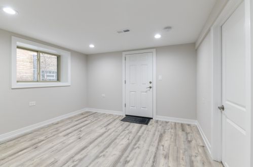 7810 Cressett Dr, Chicago IL  60707-1344 exterior