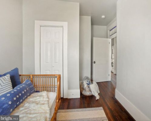 1933 Smt Pl, Washington DC 20002-1353 exterior