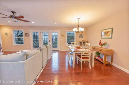 6249 Reynolds Rd, Haslett MI 48840-8906 exterior