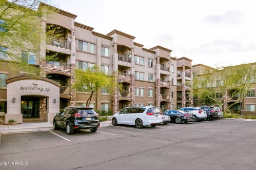 5450 Deer Valley Dr, Phoenix AZ  85054-8118 exterior