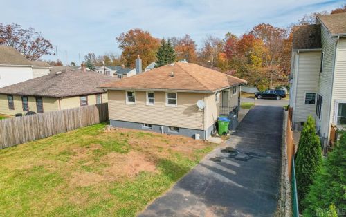 131 Bernard Ave, Edison NJ 08837-3036 exterior