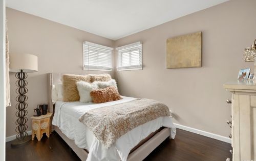 8 Lynhaven Pl, Commack NY 11725-3107 exterior