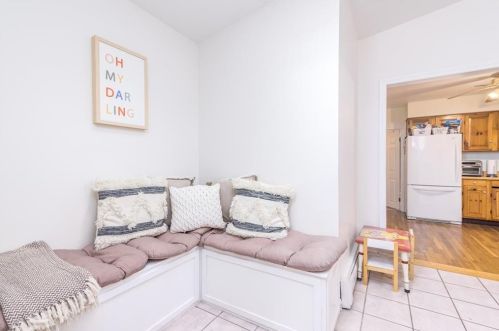 9 Ashby St, Providence RI 02919-6604 exterior