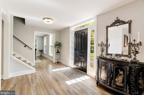 1326 Kirby Rd, Mc Lean VA  22101-2409 exterior