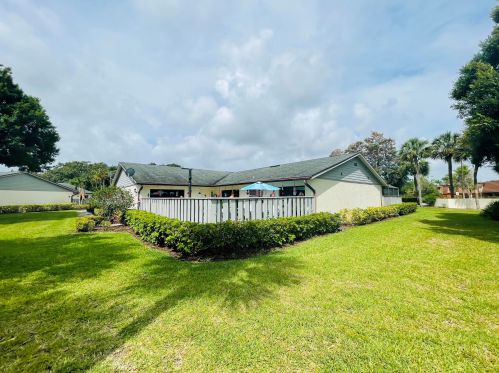 1317 Peppertree Trl, Fort Pierce FL  34950-5275 exterior