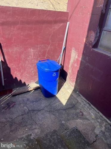 2038 5 St, Philadelphia PA 19148-2548 exterior