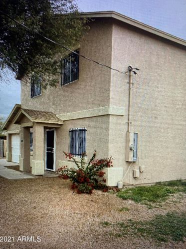 2446 Encinas Ln, Phoenix, AZ 85040-1550