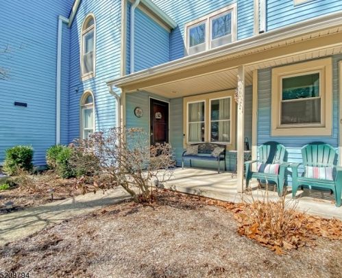 13 Mourning Dove Ct, Hackettstown, NJ 07840-3211