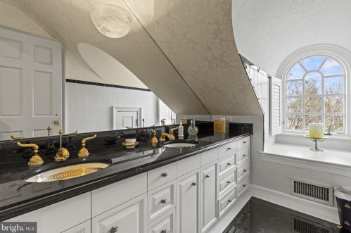 3005 45th St, Washington DC 20016-3528 exterior