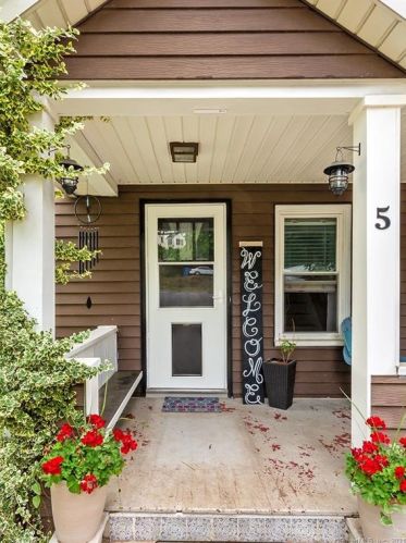 5 Commonwealth Ave, New Britain CT  06053-2913 exterior