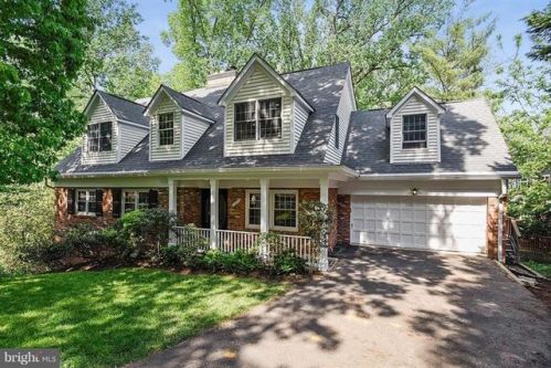 1425 Highwood Dr, Mc Lean VA  22101-2516 exterior