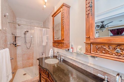 22 Freebody St, Middletown RI 02840-3548 exterior