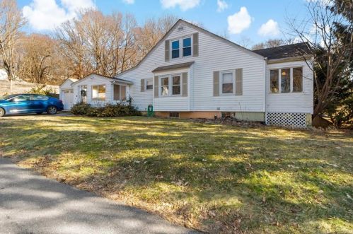 2535 Hartford Ave, Providence, RI 02919-1620