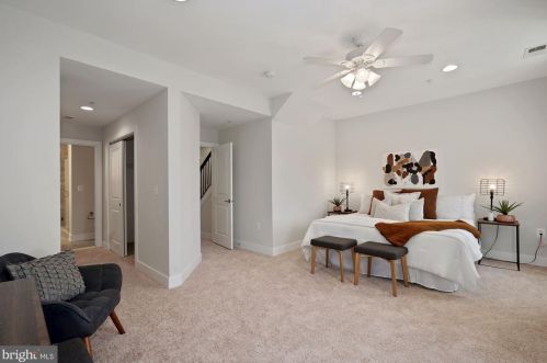 724 Diamond Ave, Alexandria VA 22301-1748 exterior