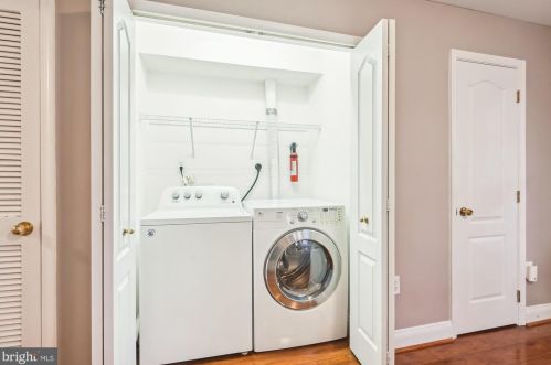 3853 Watkins Mill Dr, Alexandria VA  22304-6448 exterior