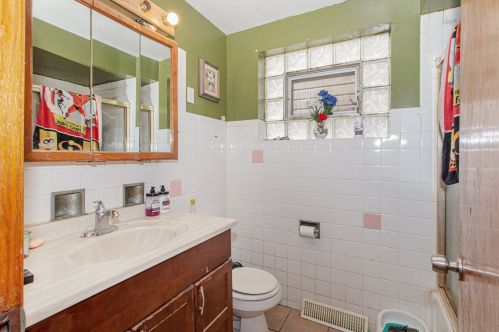 2919 57th St, Chicago IL 60629-2145 exterior