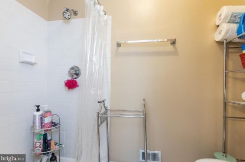 15 Hunters Gate Ct, Silver Spring MD 20904-1827 exterior