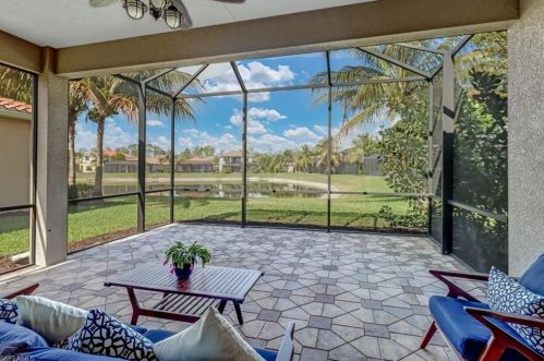 3196 Pacific Dr, Naples, FL 34119-8668