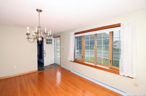 1 Angel Pl, North Haven CT 06473-2402 exterior